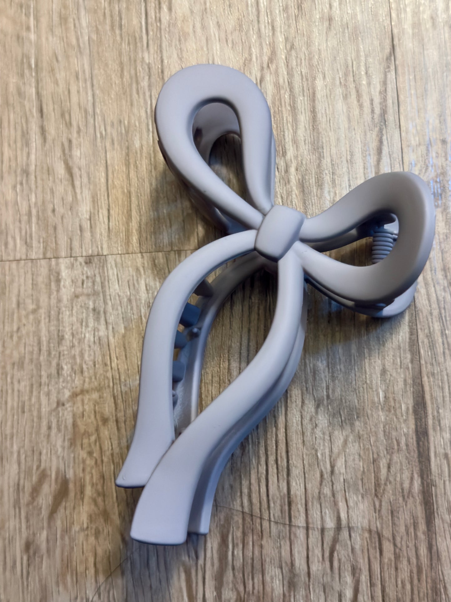 Matte Bow Claw Clip