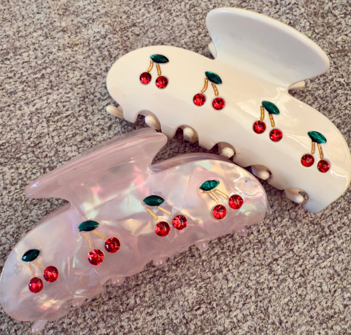 CHERRY HAIR CLAW CLIP