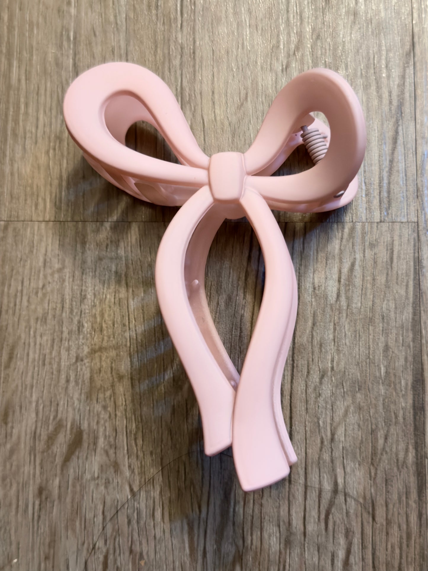 Matte Bow Claw Clip