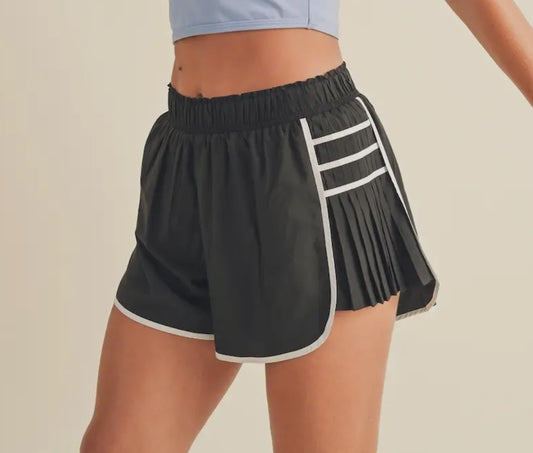 Side pleated shorts | Black